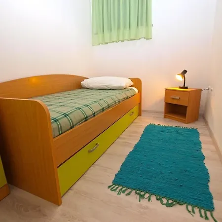 Appartement Fuer 7 Personen Ca 70 Qm In Vinkuran, Istrien Istrische Riviera *
